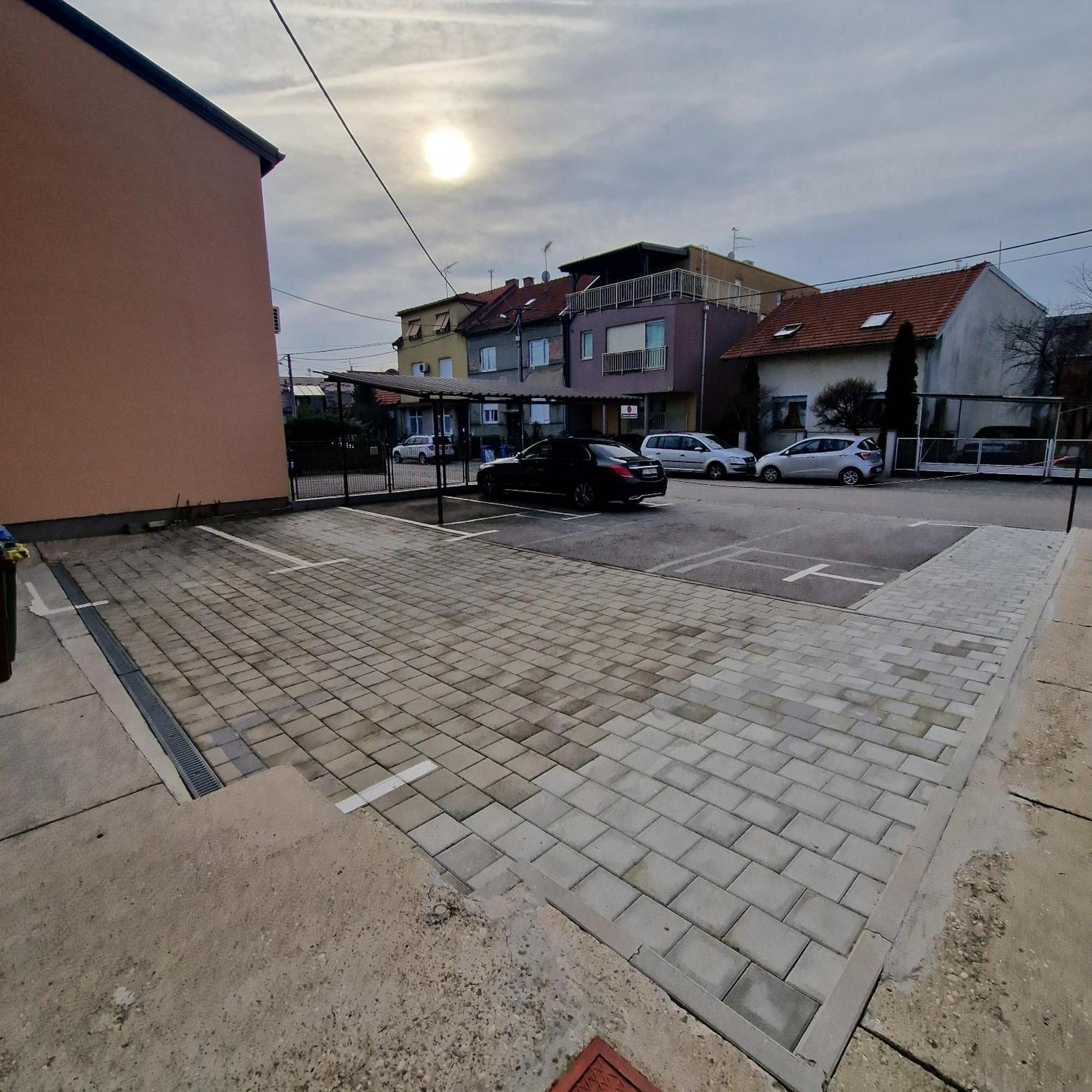 Apartment Mavero-Free Private Parking Zagreb Bagian luar foto